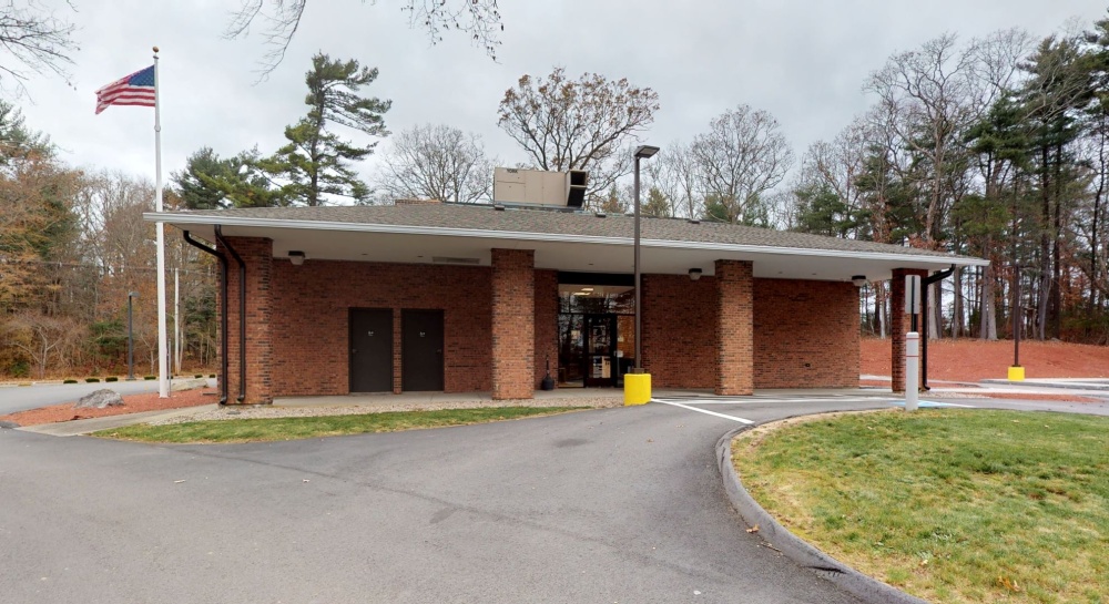 Bank of America (with Drive-thru services) 01