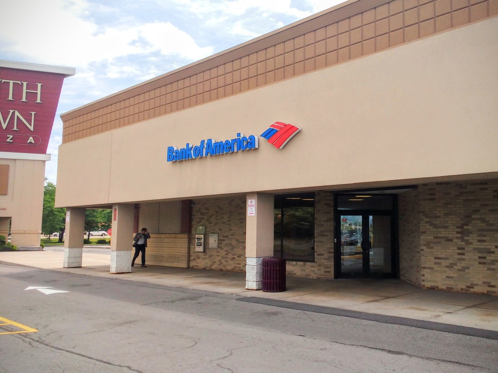 Bank of America (with Drive-thru ATM) 01