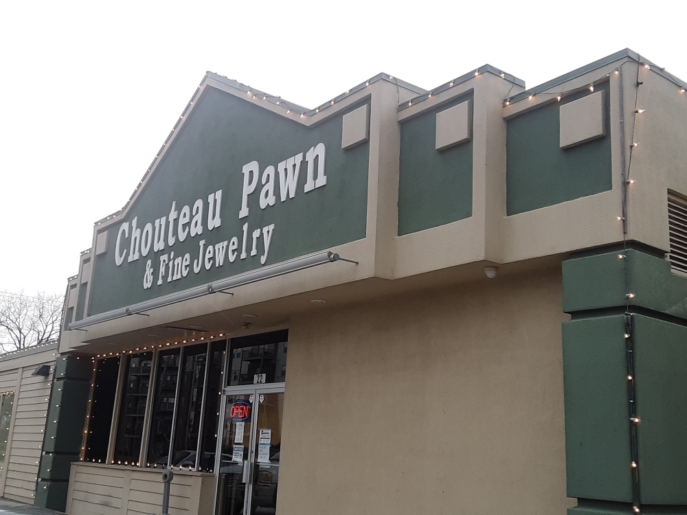 Chouteau Pawn 01