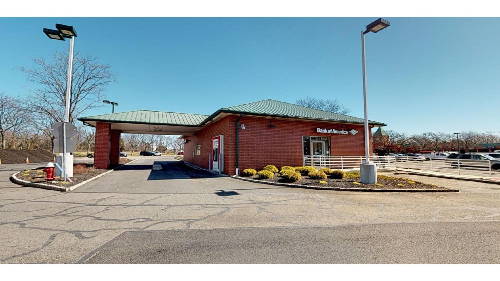 Bank of America (with Drive-thru ATM) 01