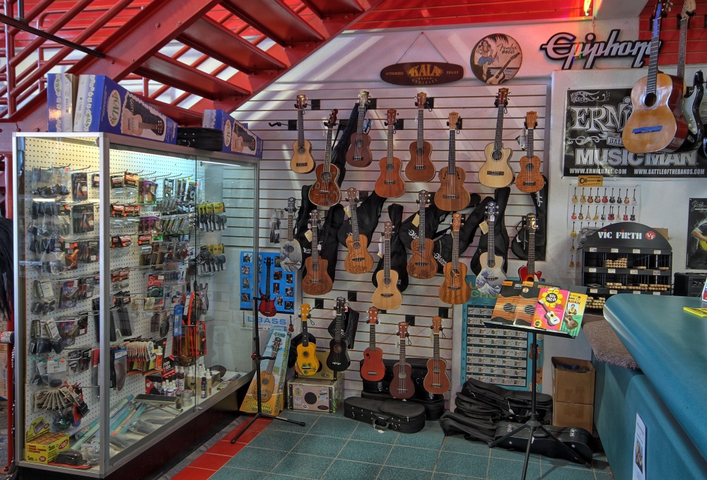 Beach City Pawn and Discount Guitar 01