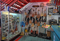 Beach City Pawn and Discount Guitar 01