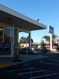 Bank of the West 04