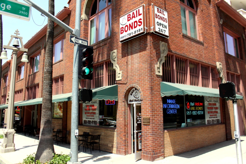 Bail Hotline Bail Bonds 01