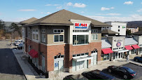 RE/MAX Town & Country 01