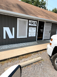 Leflore County Pawn and Gun 01