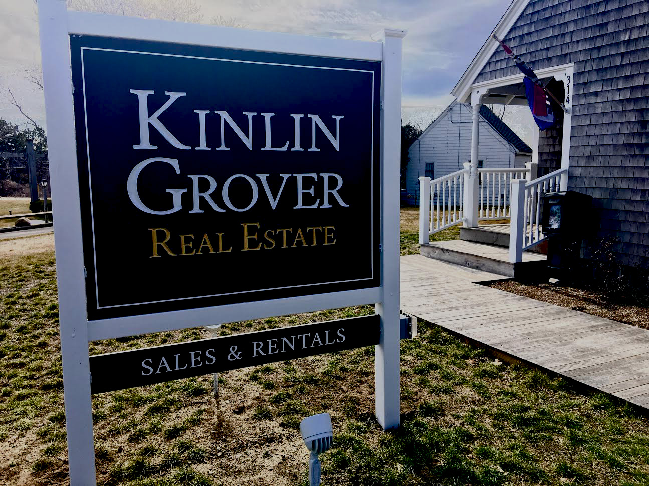 Kinlin Grover Compass Real Estate 01