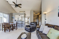 Larisa Lazarev, GRI, MRP, PSA | Shorewood Real Estate 04