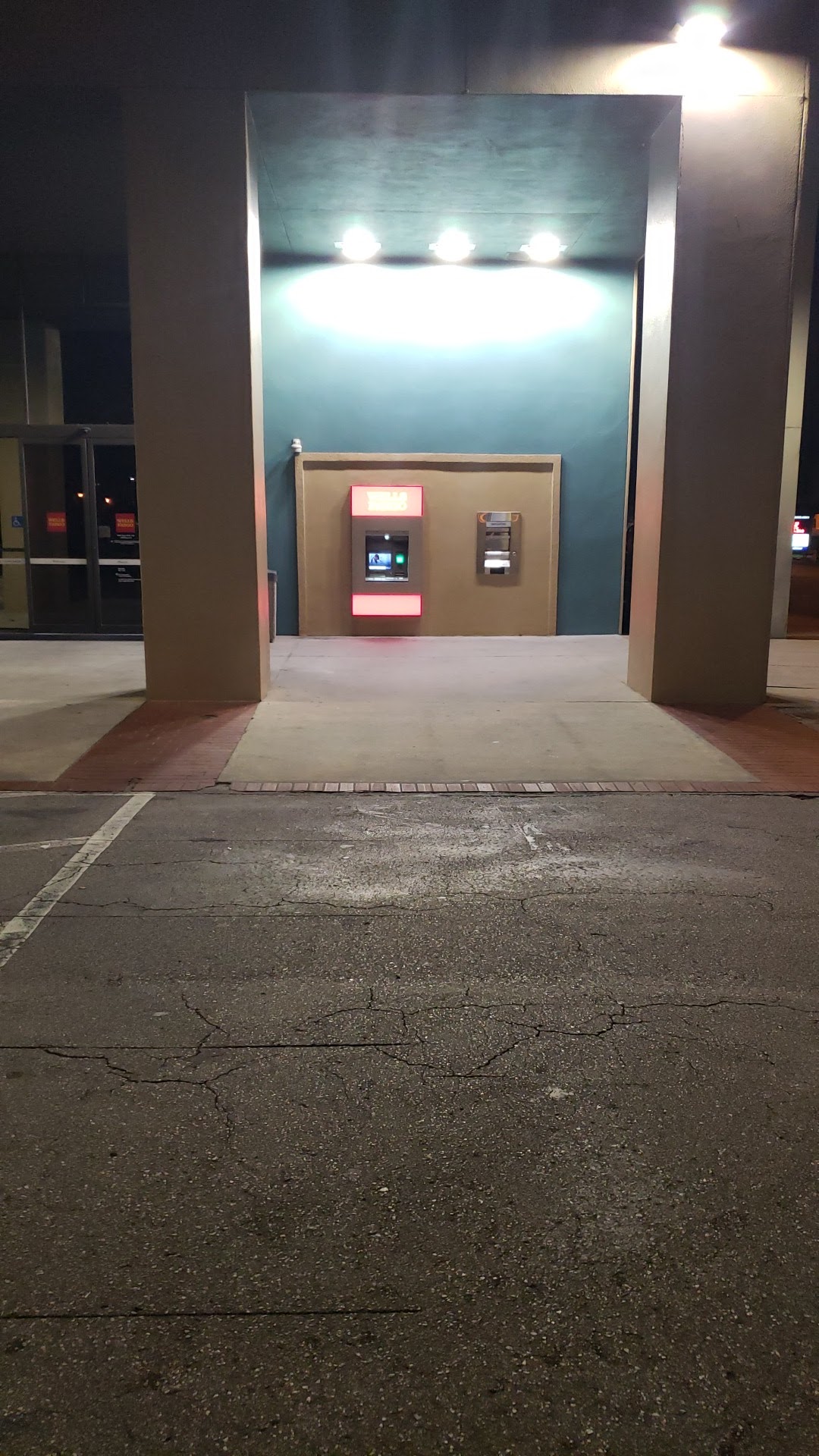 Wells Fargo Bank 01
