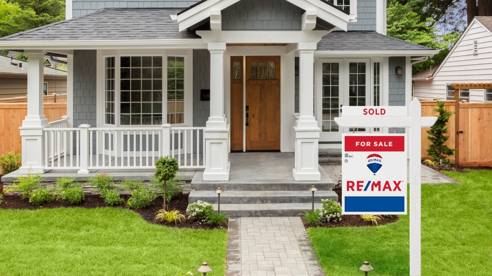 RE/MAX Executive 01