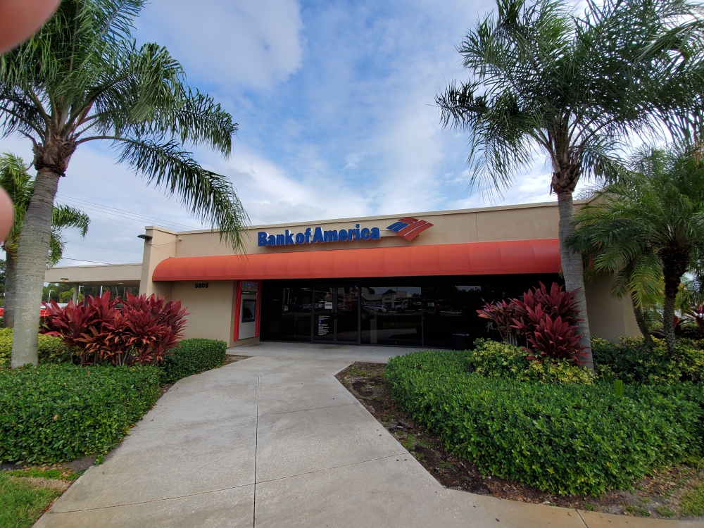 Bank of America (with Drive-thru services) 01