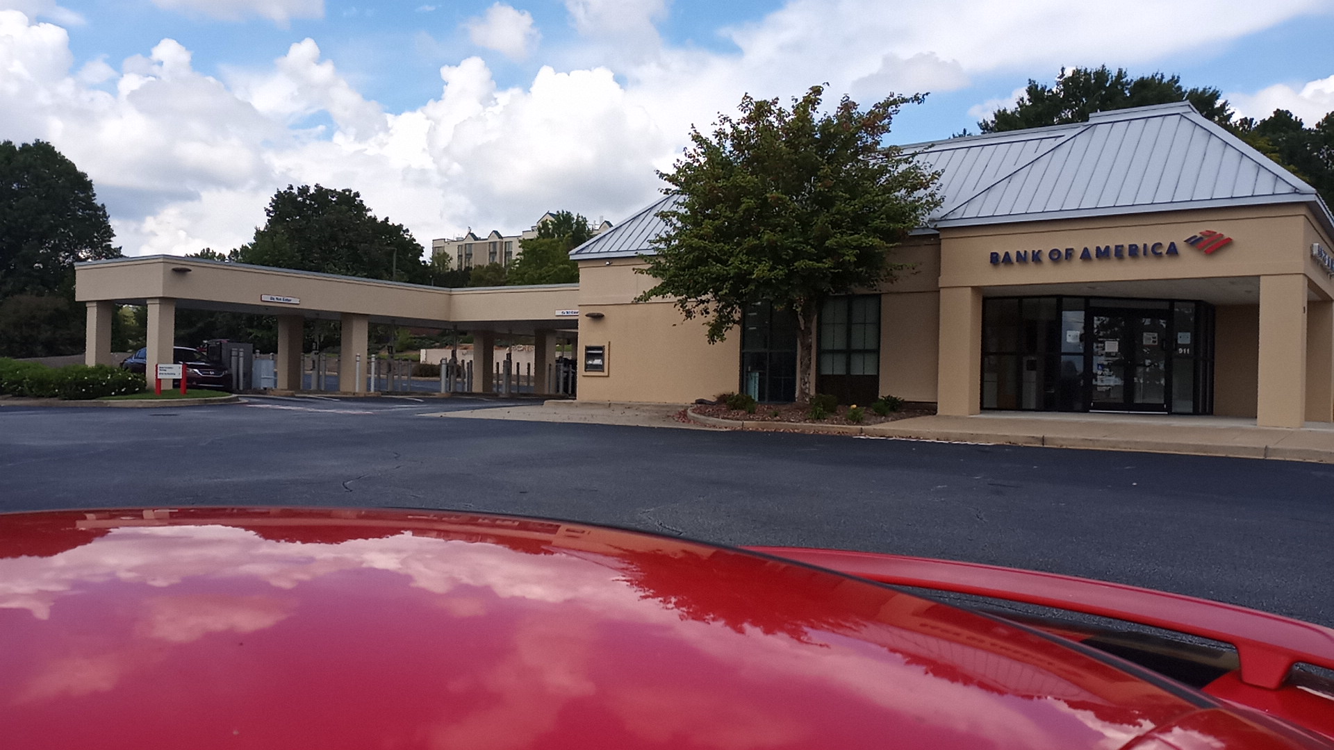 Bank of America (with Drive-thru services) 01