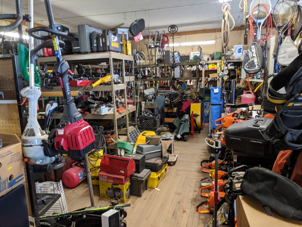 White Elephant 2nd Hand Store 01
