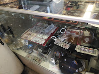 Uncle Marv Pawn Buy & Sell 01