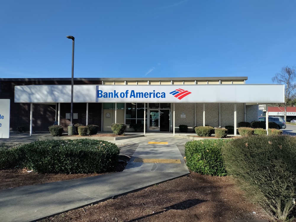 Bank of America (with Drive-thru ATM) 01