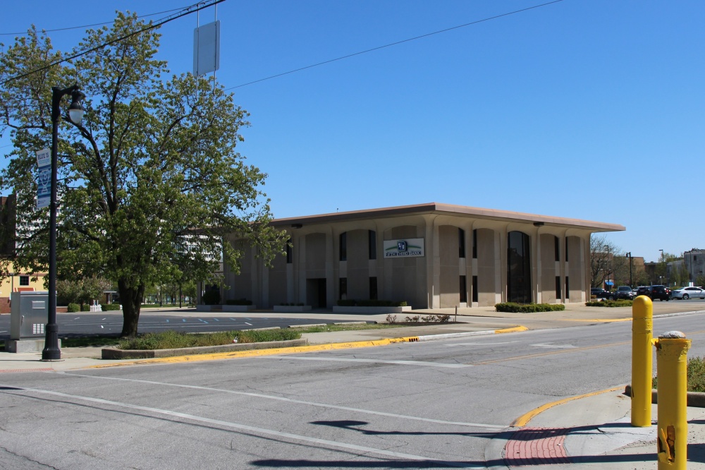 Fifth Third Bank & ATM 01