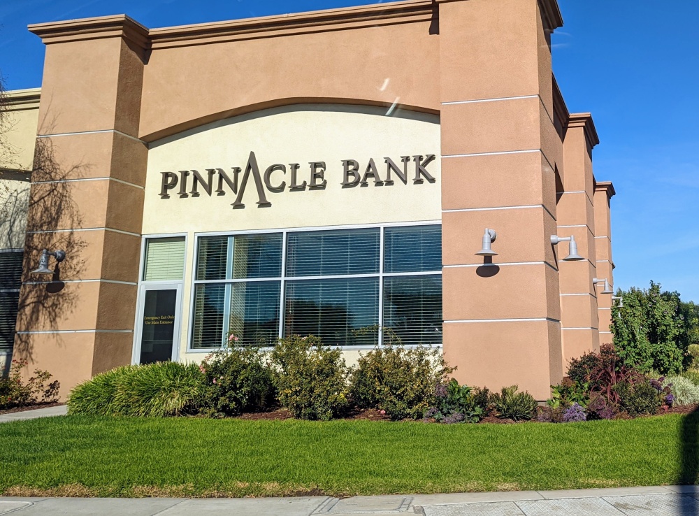 Pinnacle Bank 01