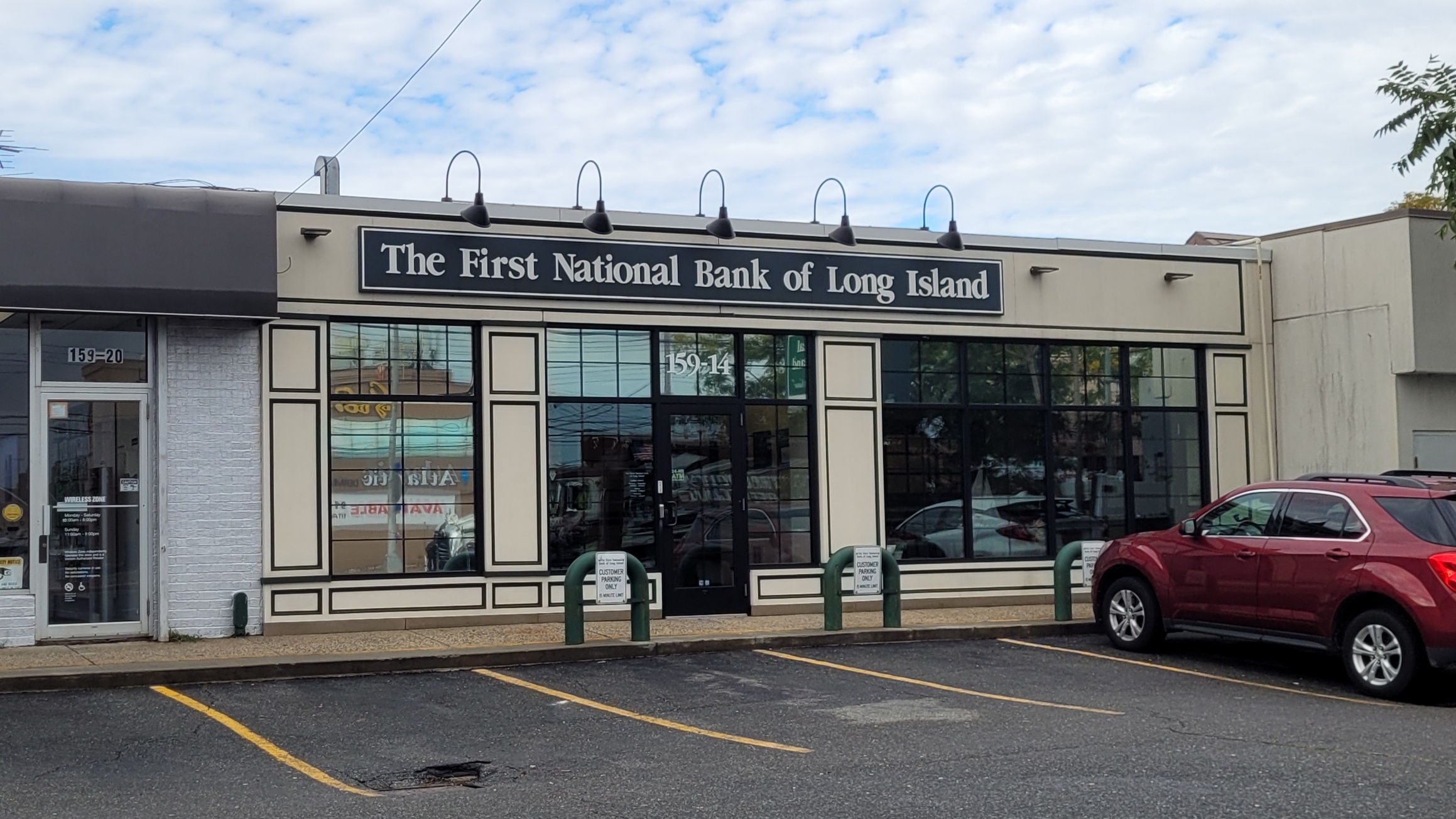 The First National Bank of Long Island 01