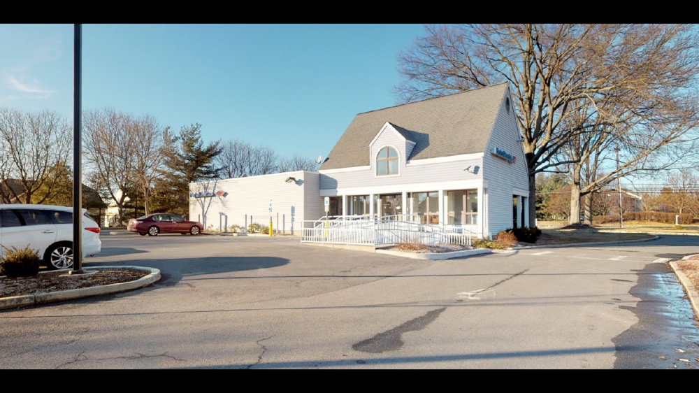 Bank of America (with Drive-thru ATM) 01