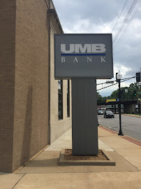 UMB Bank (with drive-thru services) 02
