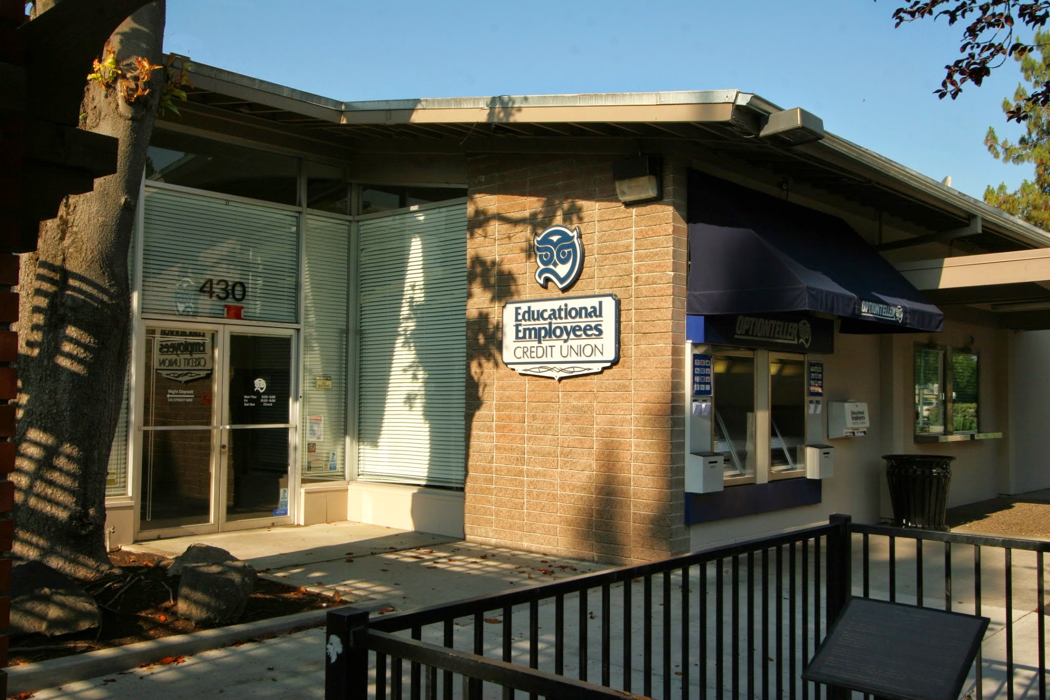 Educational Employees Credit Union - EECU - Old Town Clovis Branch 01