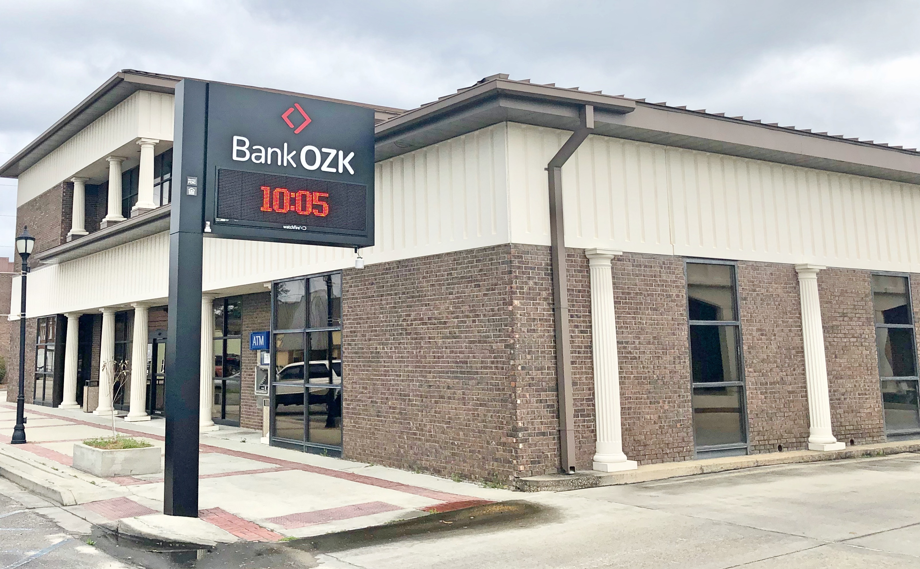 Bank OZK 01