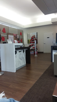 Bank of America (with Drive-thru ATM) 04