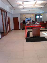 Santander Bank Branch 02