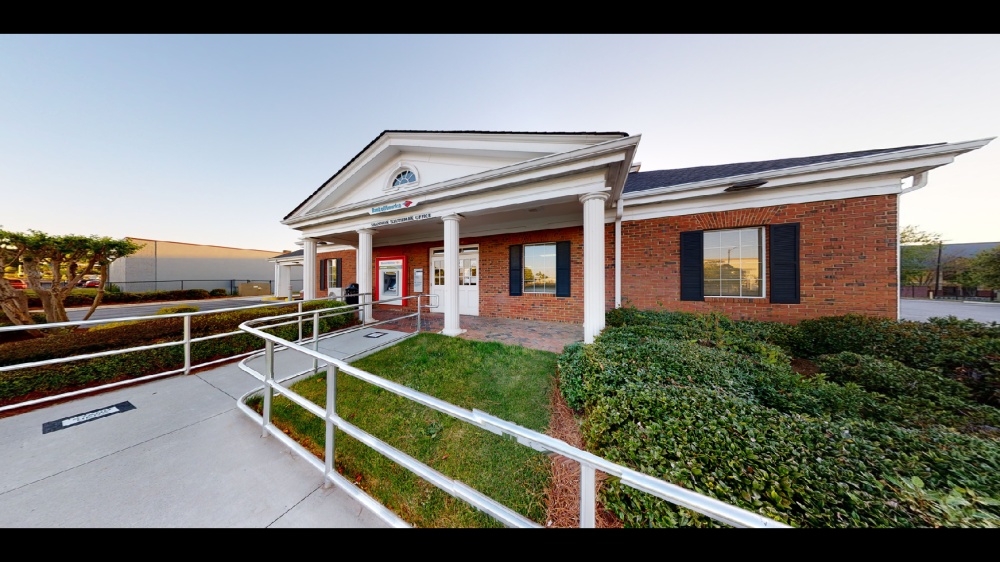 Bank of America (with Drive-thru ATM) 01