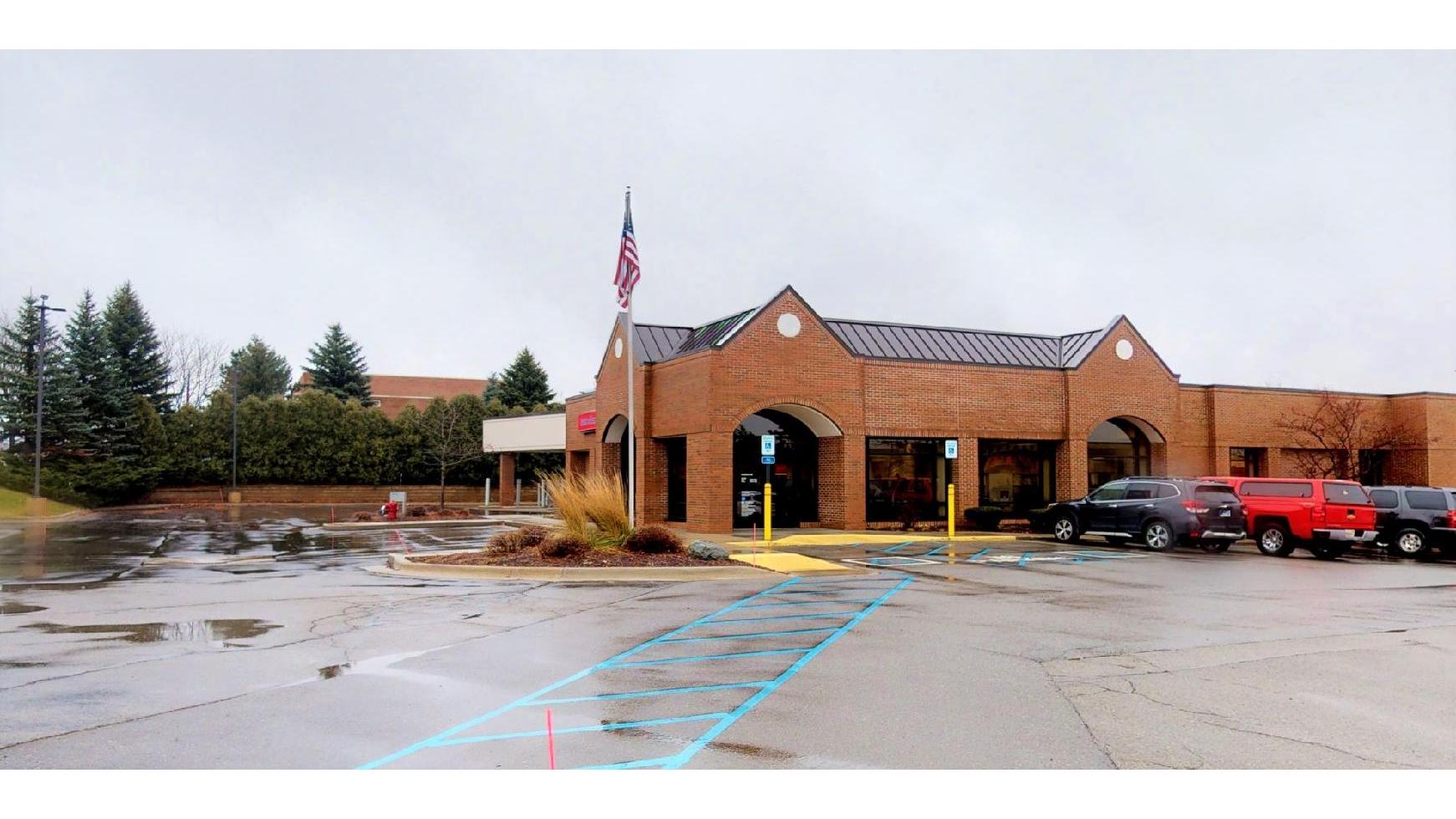 Bank of America (with Drive-thru ATM) 01