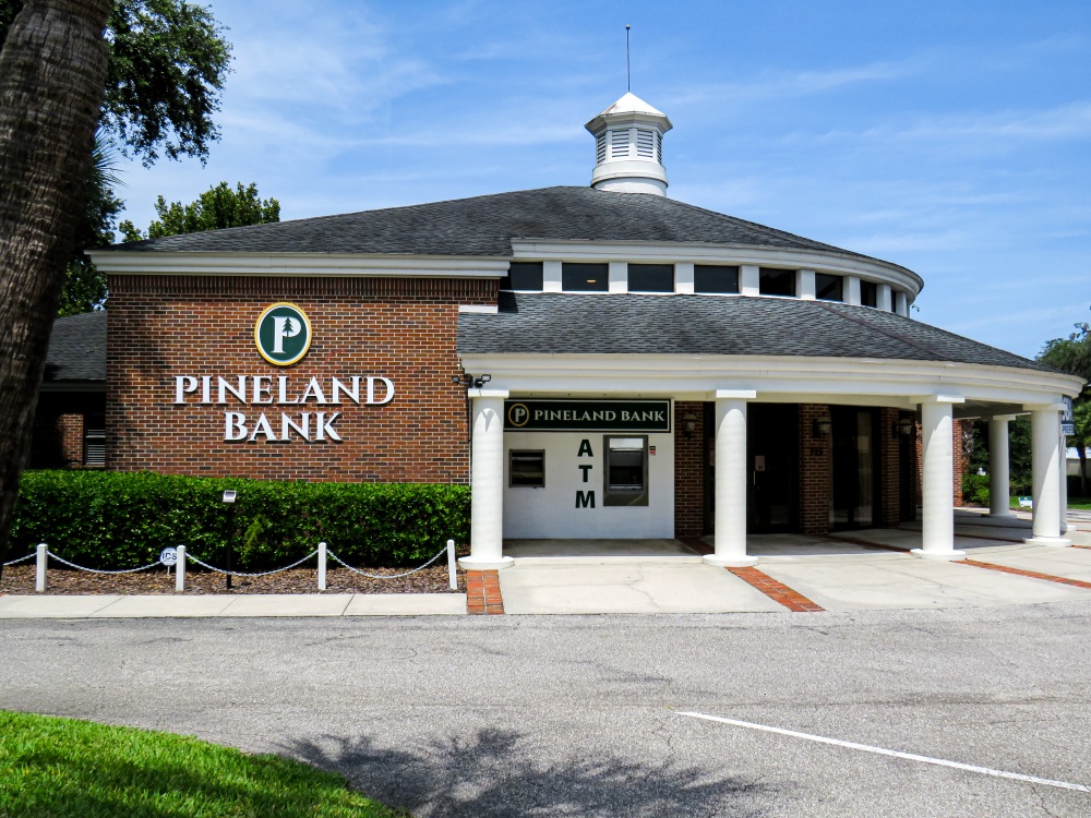 Pineland Bank 01