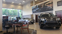 Lexus of Warwick 04