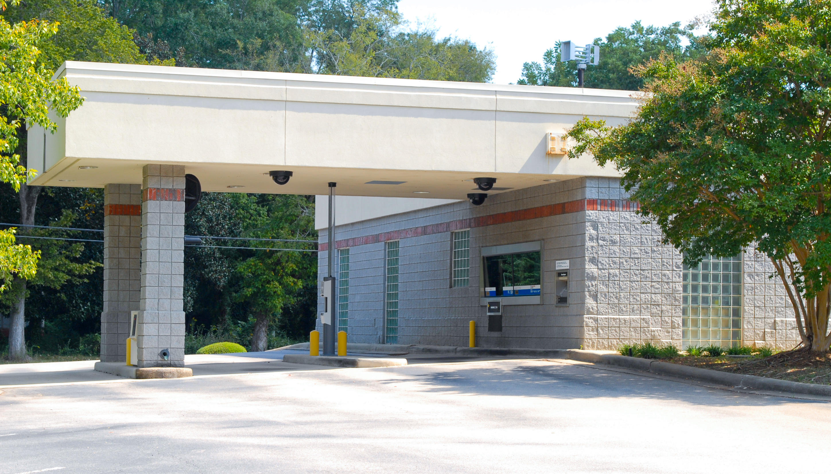 Capital City Bank Drive-In 01