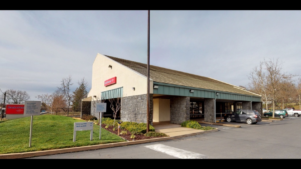 Bank of America (with Drive-thru ATM) 01