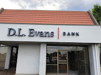 D.L. Evans Bank 02