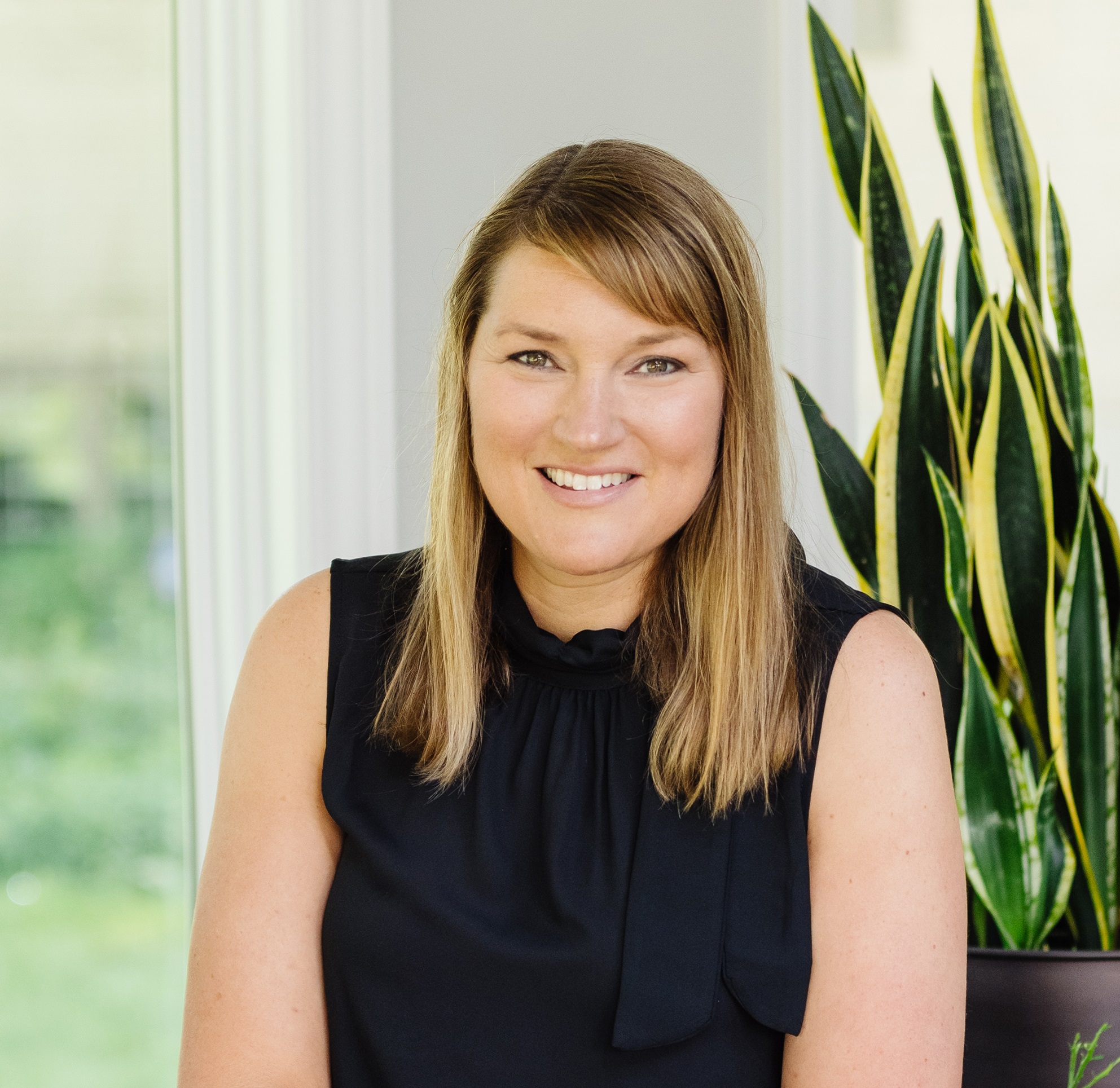 Kathryn Pinto at COMPASS | Chicago Western Suburbs Real Estate Agent 01
