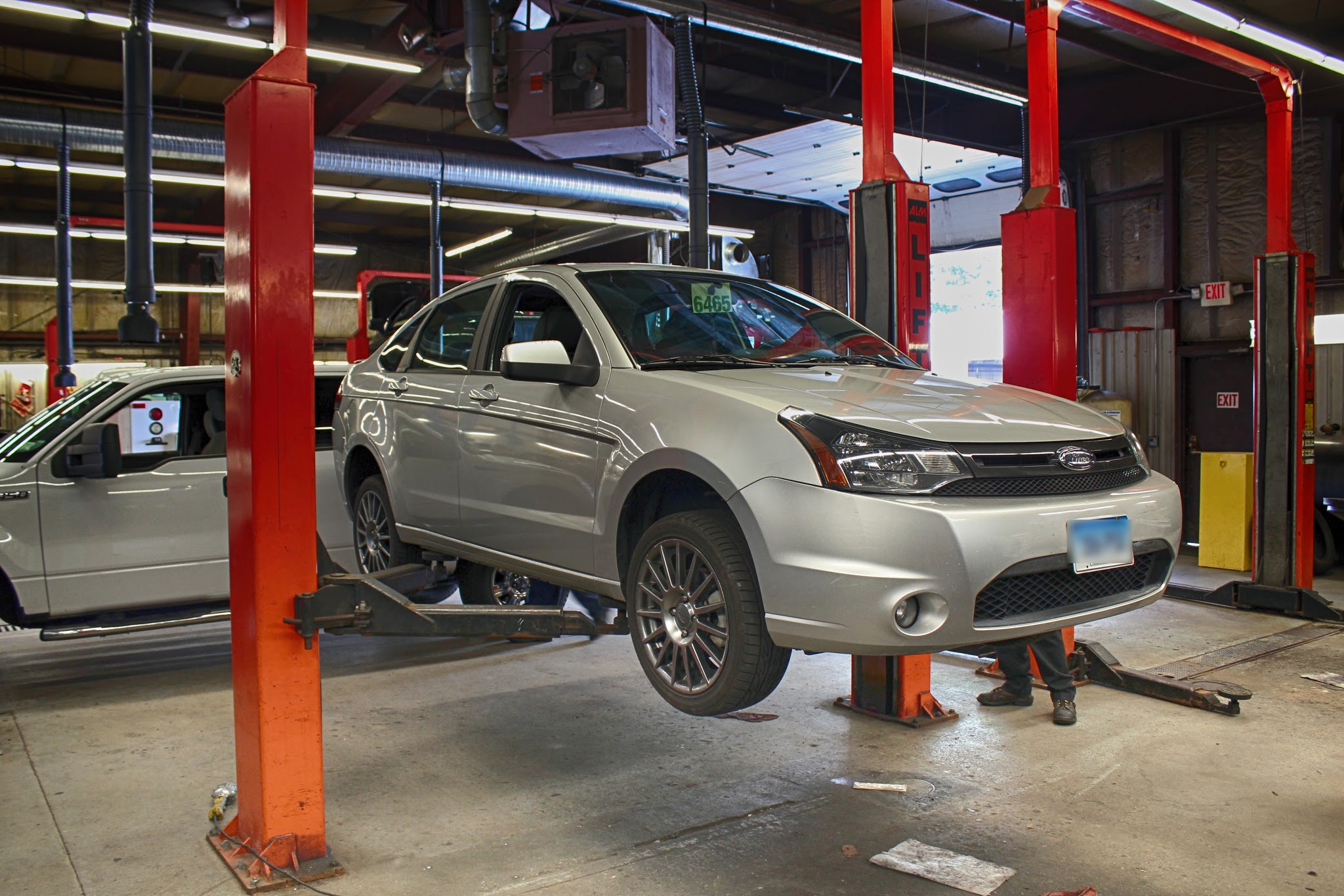 Colonial Ford of Danbury Service Center 01