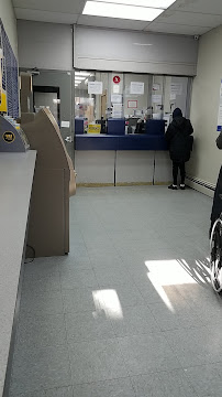Regina Check Cashing 02