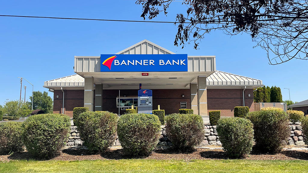 Stephanie Foster – Banner Bank Residential Loan Officer 01