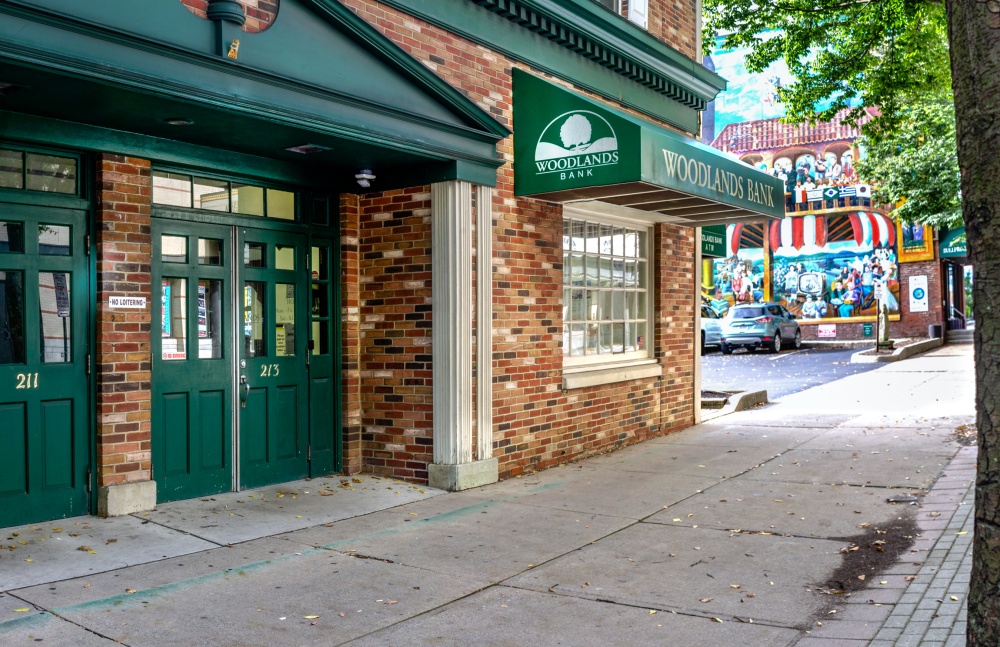 Woodlands Bank 01