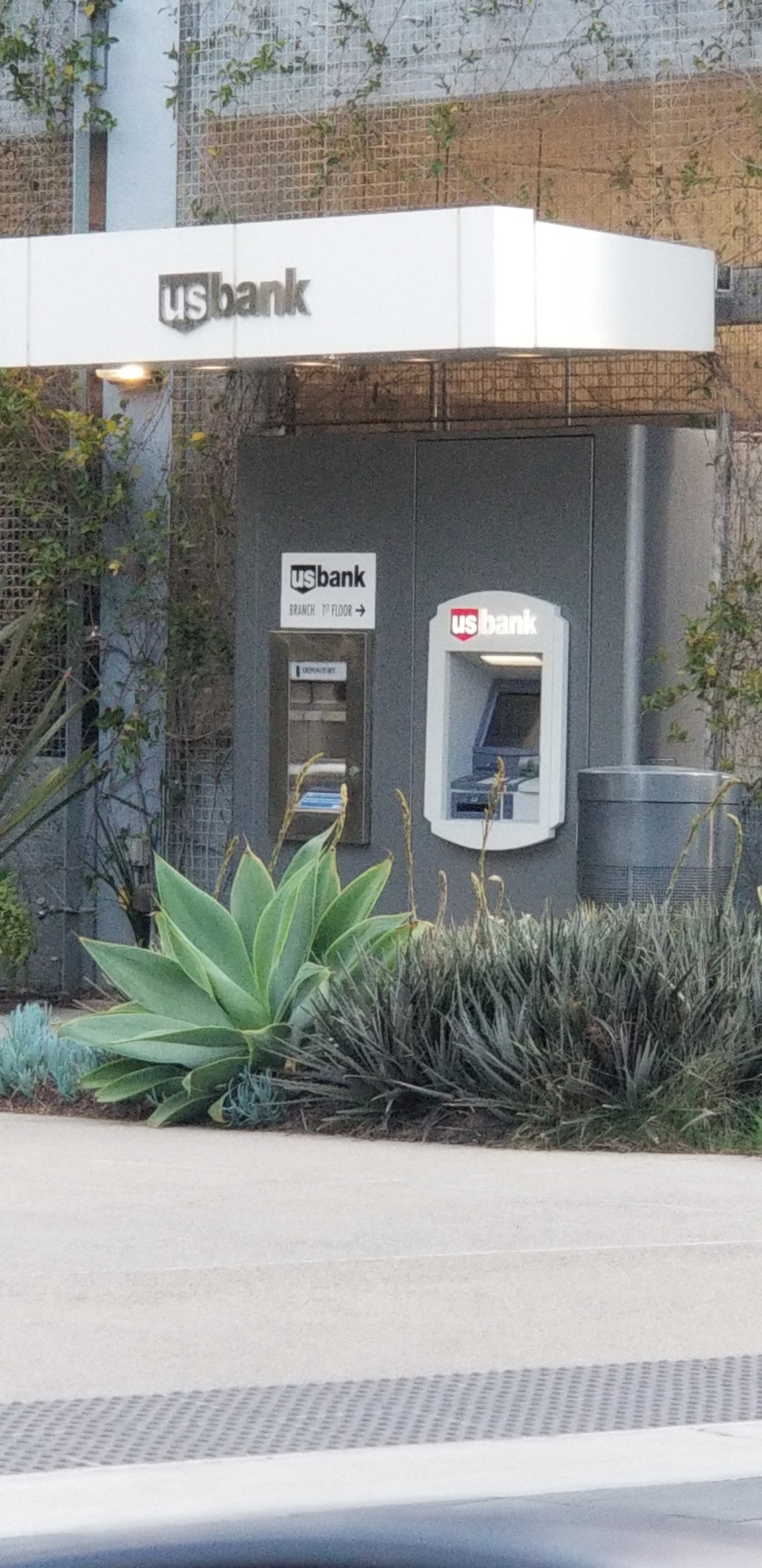 U.S. Bank Branch 01