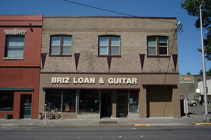 Briz Loan & Guitar 01