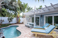 Lizzie Lu's Island Retreat 03