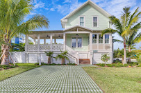 Lizzie Lu's Island Retreat 04