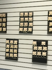 Lee's Pawn & Jewelry 04