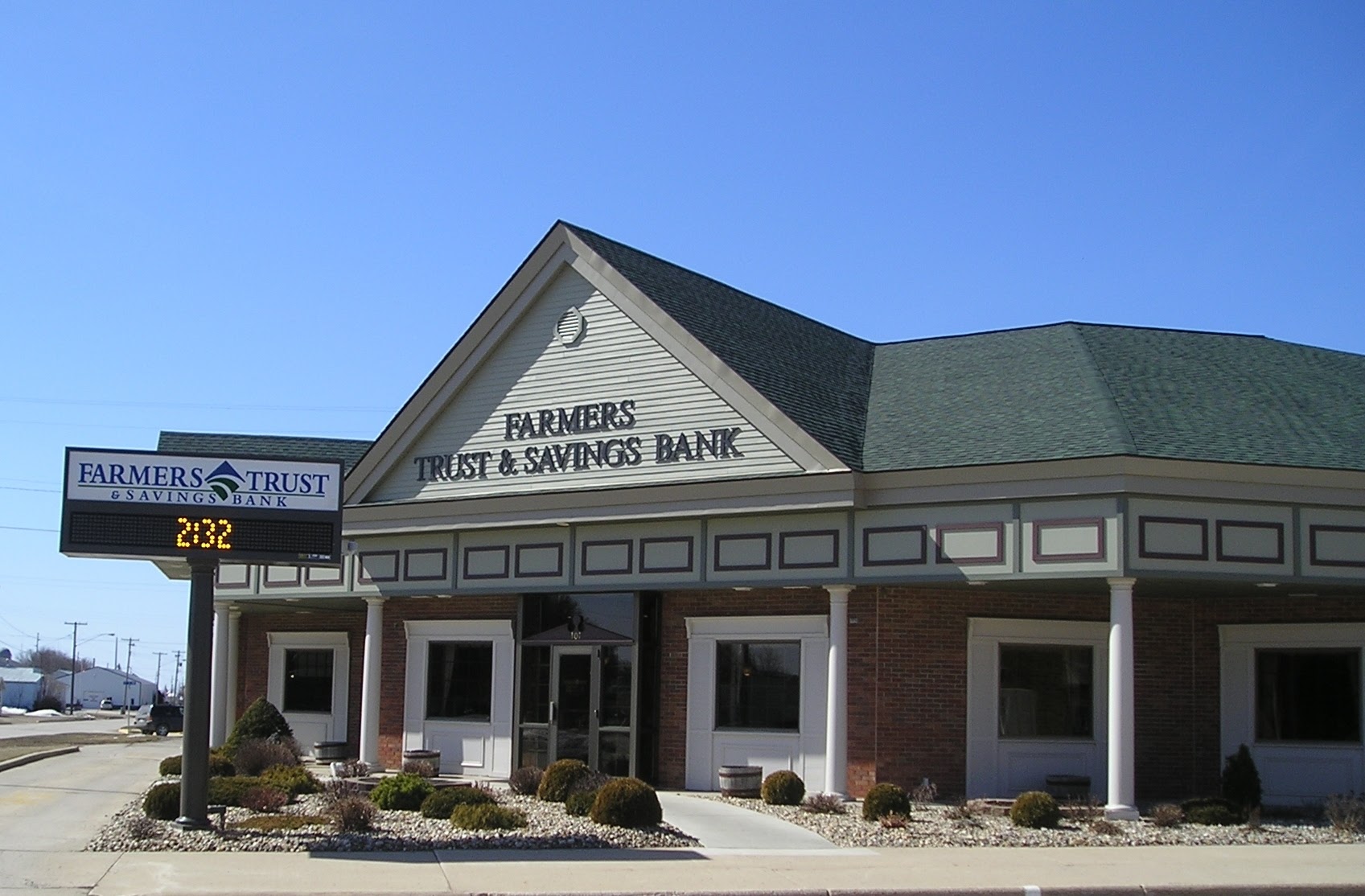 Farmers Trust & Savings Bank 01