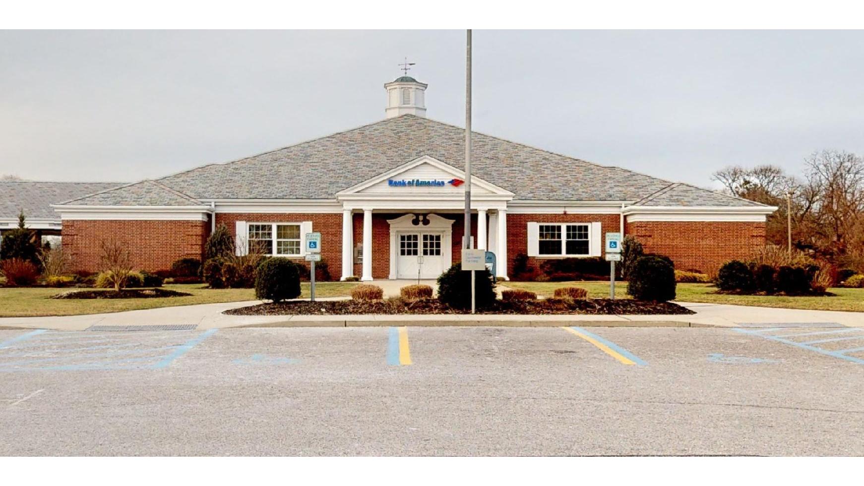 Bank of America (with Drive-thru ATM) 01