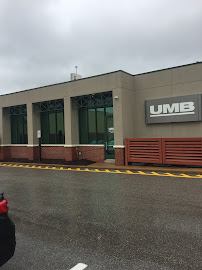UMB Bank (with drive-thru services) 01