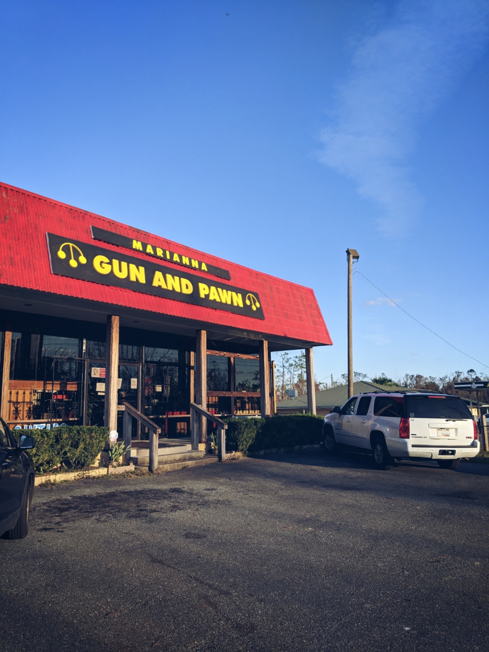 Marianna Pawn & Gun Shop 01