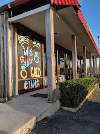 Marianna Pawn & Gun Shop 02